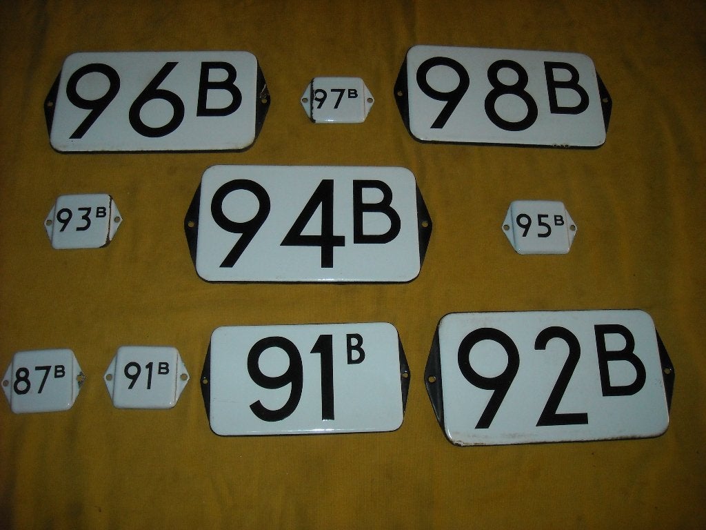 oud emaille huisnummer 87b 91b 92b 93b 94b 95b 96b 97b 98b, Ophalen of Verzenden