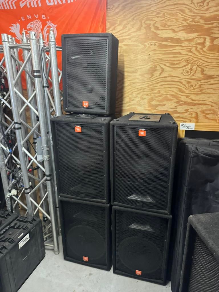 Qsc set incl. Versterkers en kabels, Audio, Tv en Foto, Luidsprekers, JBL, Ophalen of Verzenden, Zo goed als nieuw, 120 watt of meer