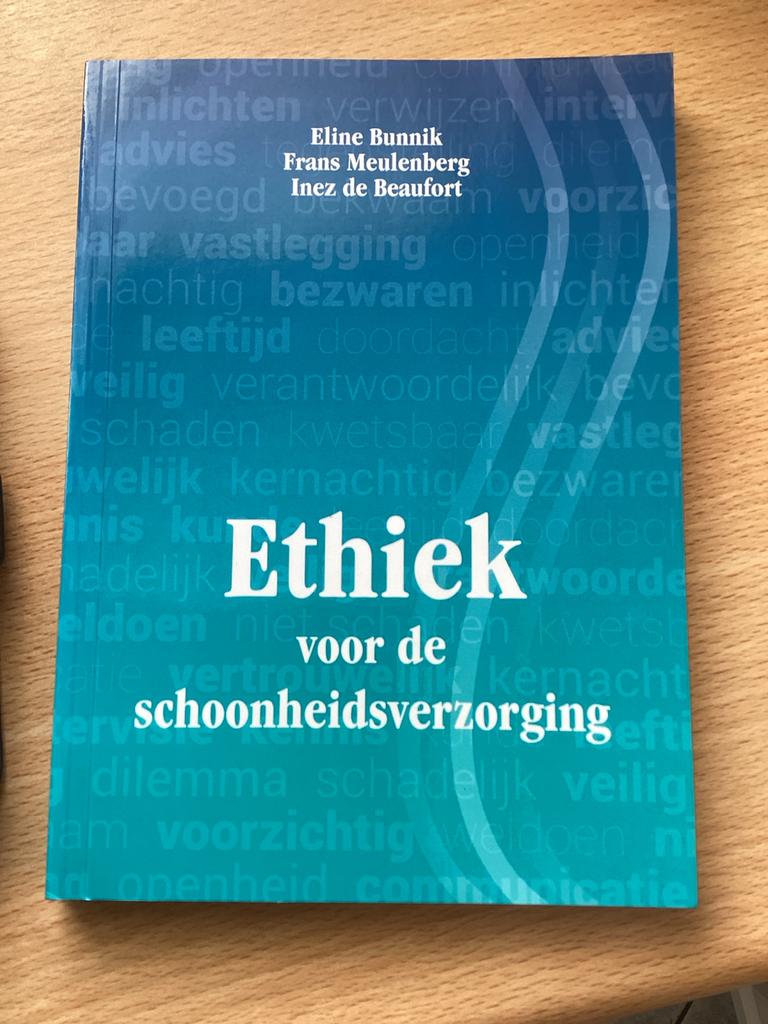Ethiek voor de schoonheidsverzorging - Studieboek, Boeken, Ophalen of Verzenden, Gamma, Zo goed als nieuw, MBO