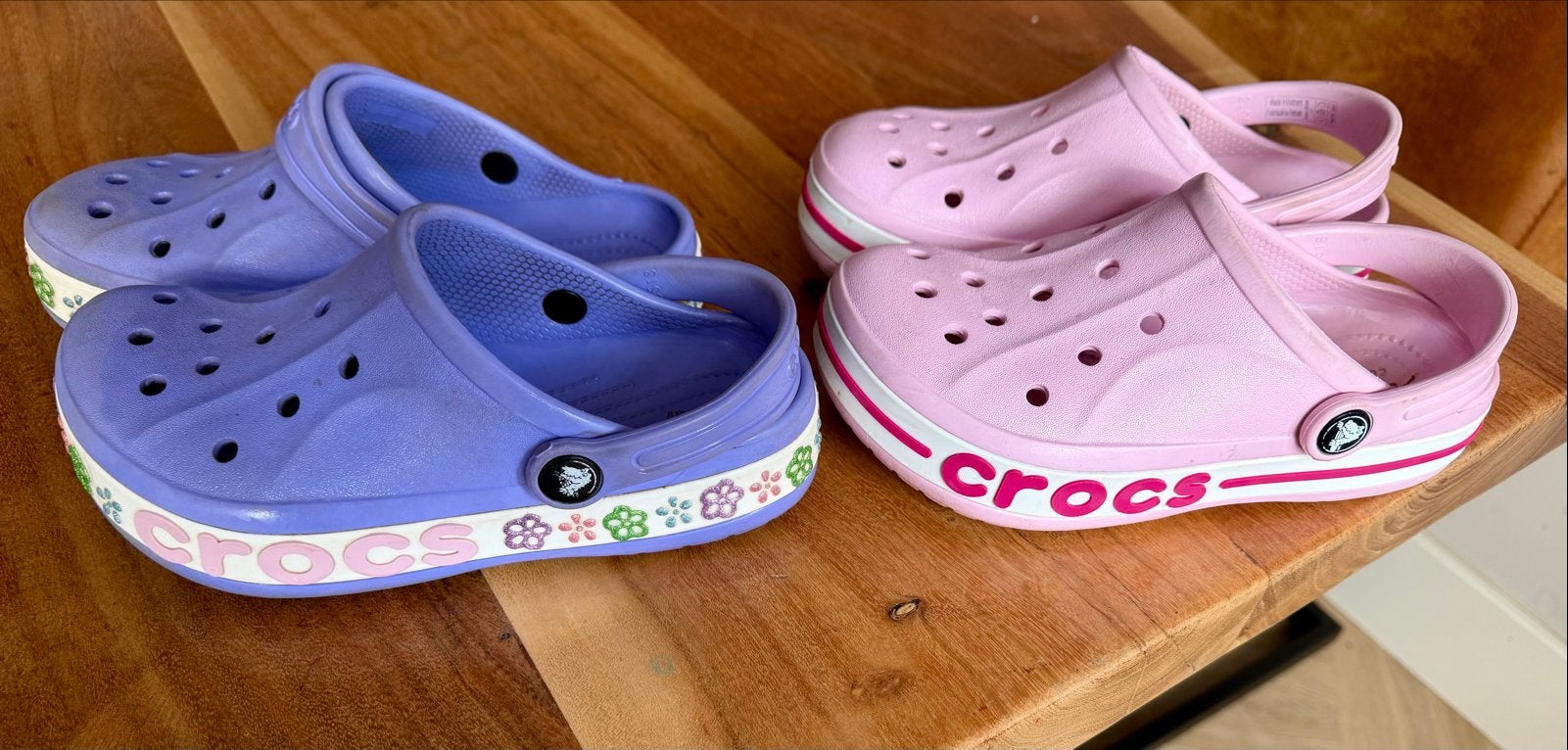 Roze Crocs Junior maat 1 (32) zo goed als nieuw (2 paar), Ophalen of Verzenden, Zo goed als nieuw, Meisje