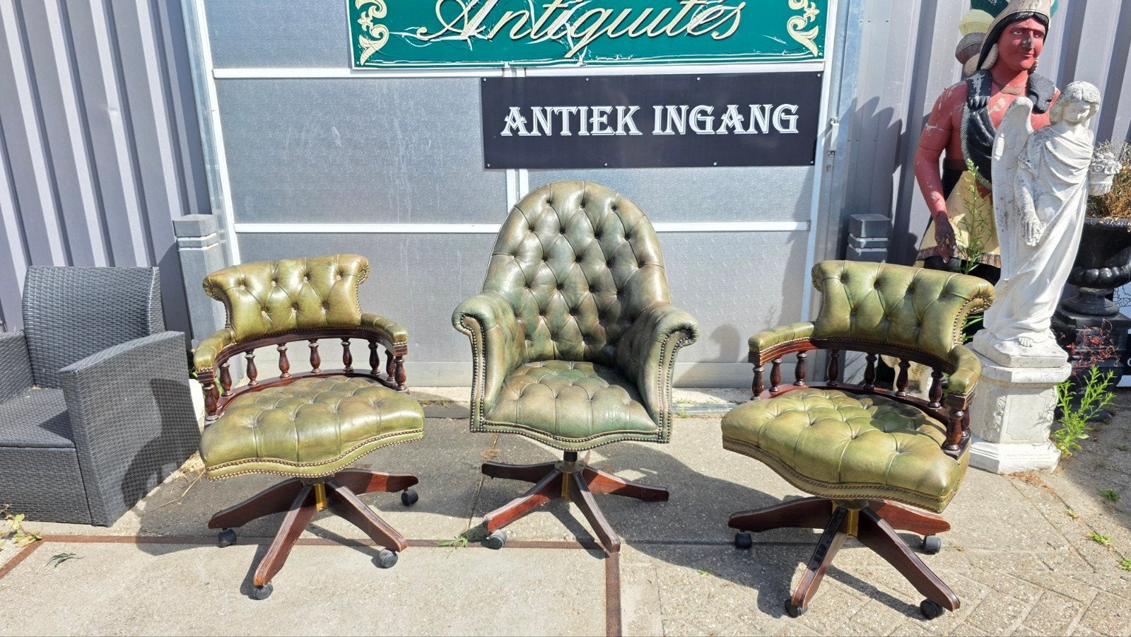 Chesterfield captain chairs / bureaustoelen, Ophalen