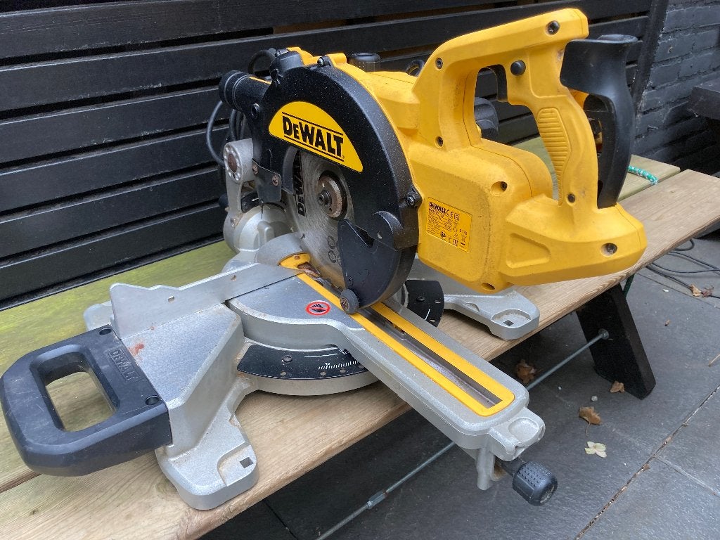 Afkortzaag Dewalt 777 QS, Ophalen, Gebruikt, DeWALT, Afkortzaag