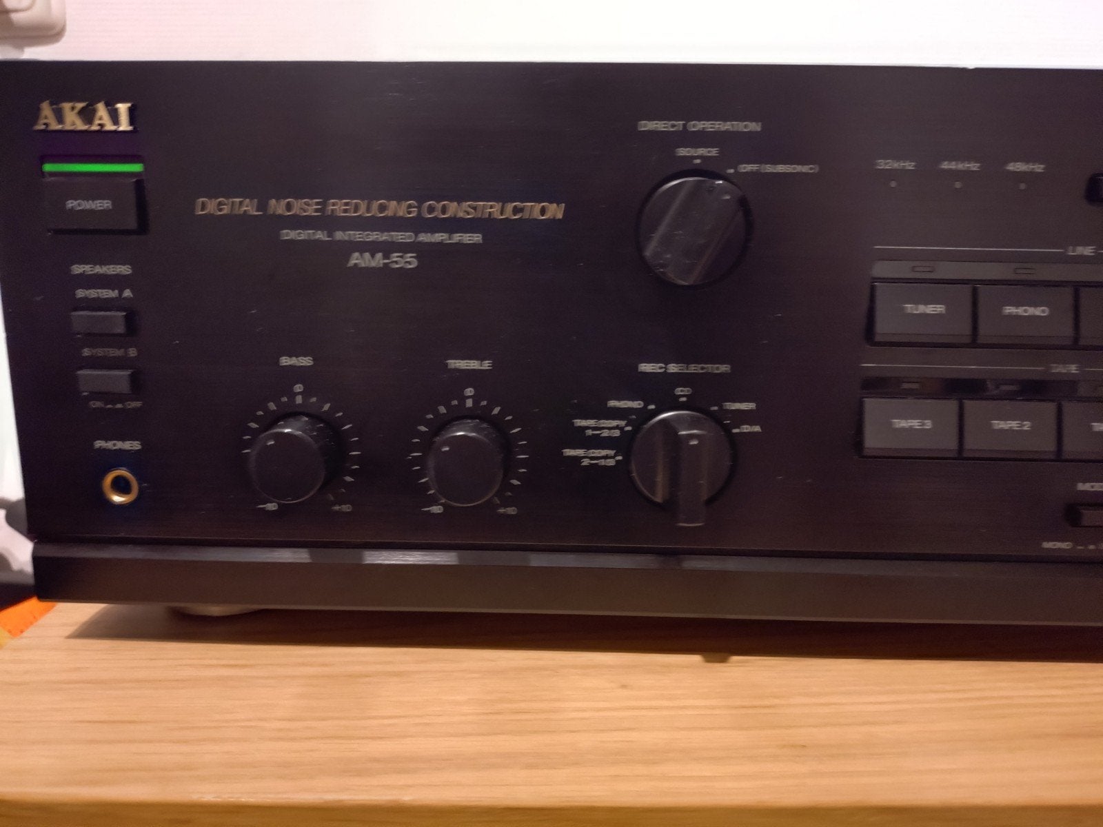 Akai AM–55 Digital stereo versterker met dac., Gebruikt, 60 tot 120 watt, Stereo, Ophalen