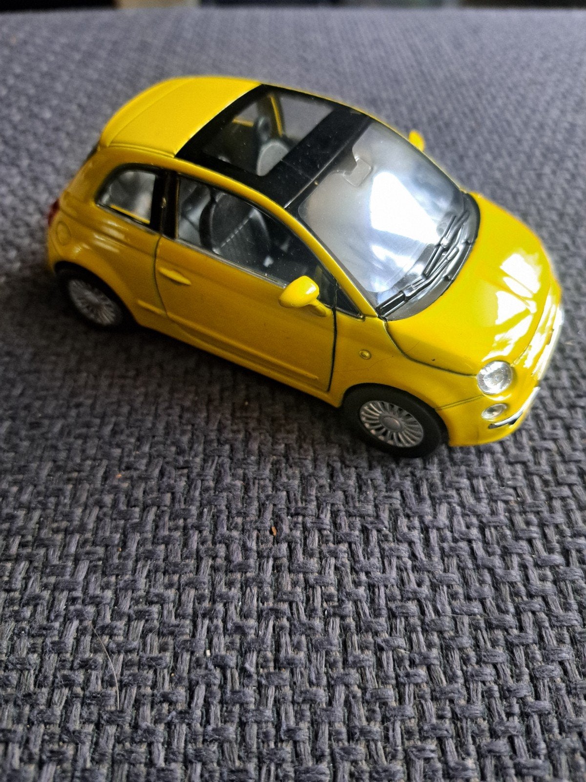 welly model fiat 500 geel, Auto, Ophalen of Verzenden, Zo goed als nieuw, N.b