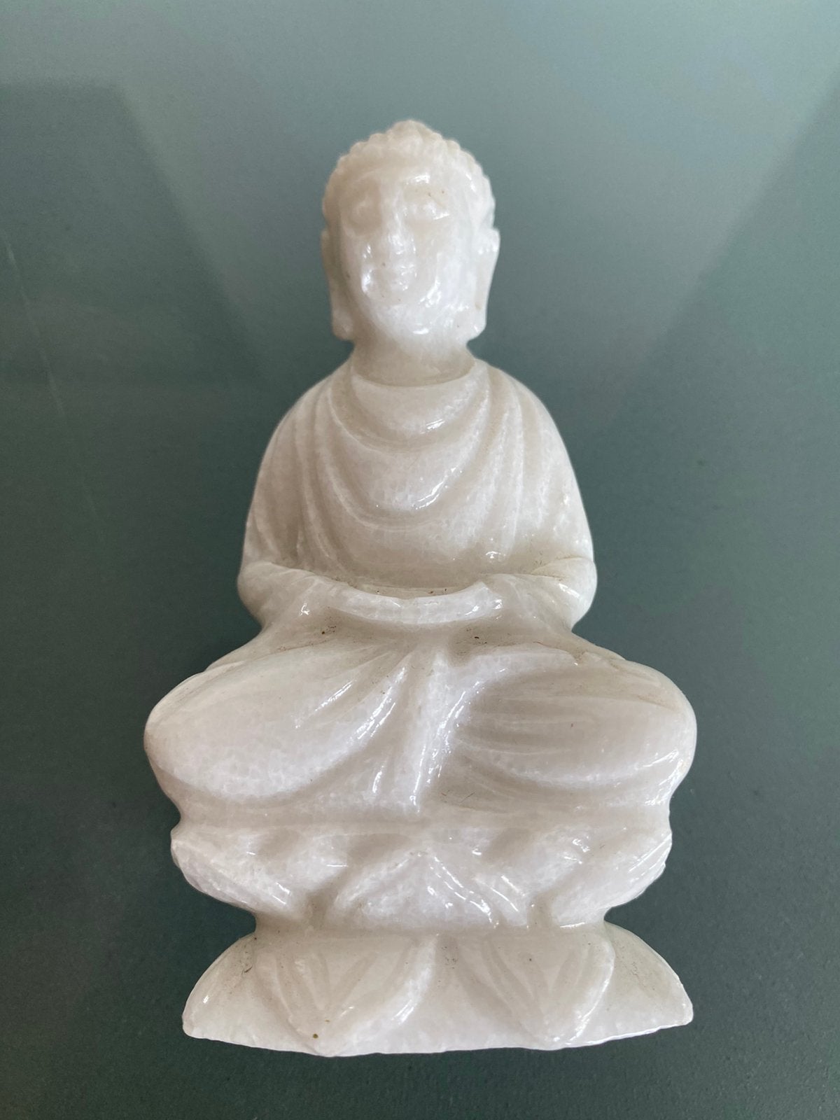BOEDDHA BEELDJE VAN WITTE JADE (10cm)., Huis en Inrichting, Ophalen of Verzenden, Zo goed als nieuw