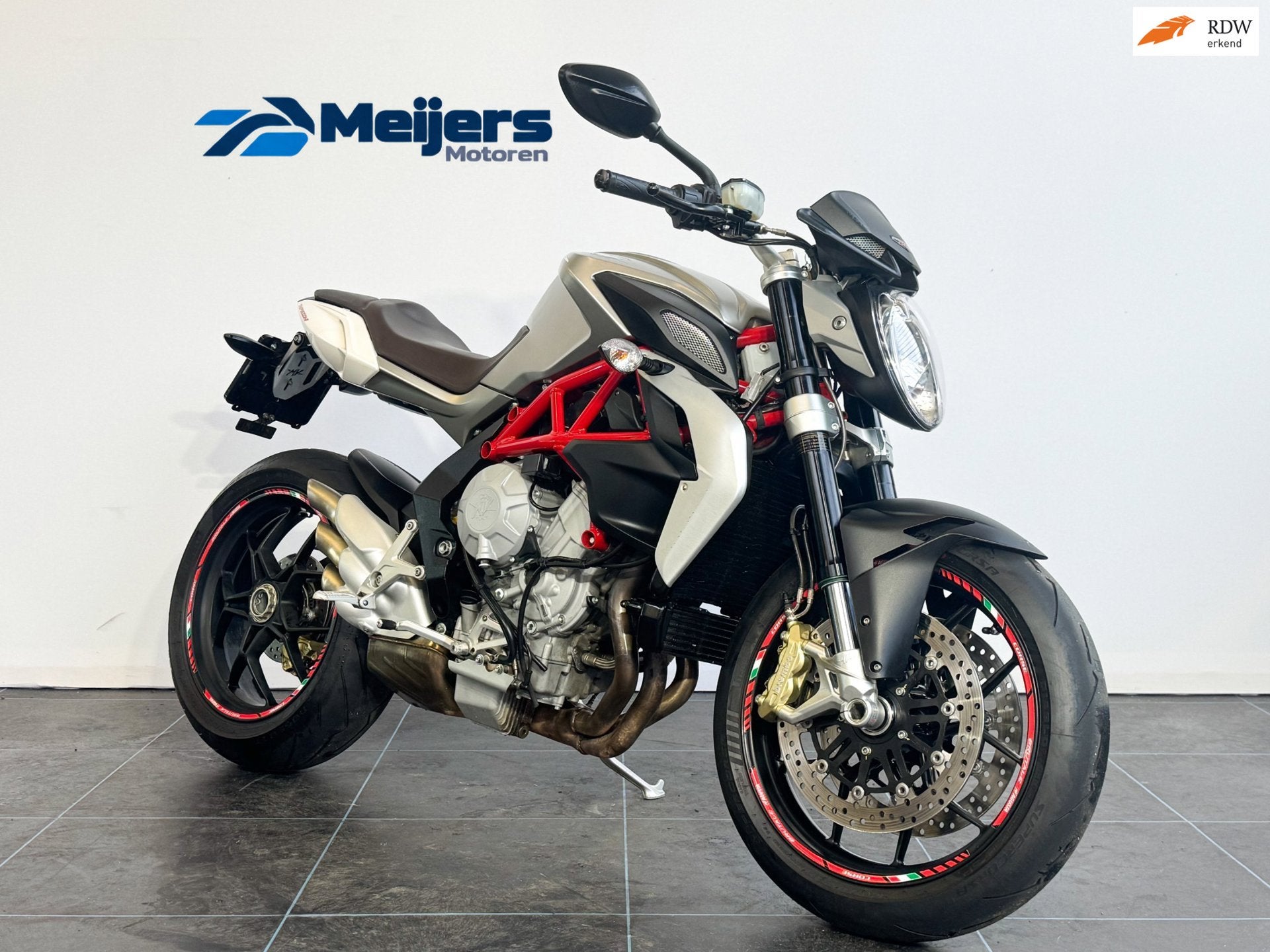 MV Agusta Tour 800 Brutale Italia, Motoren, Meer dan 35 kW, Overig, 798 cc, Gebruikt
