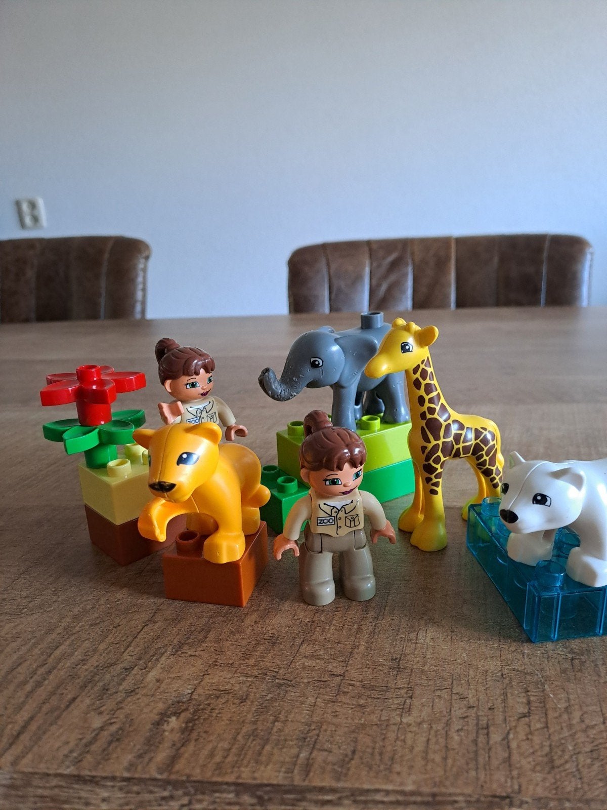 LEGO Duplo Jonge Dieren met Oppassers - Olifant Beschadigd, Kinderen en Baby's, Inclusief minifiguren, Gebruikt, Overige thema's