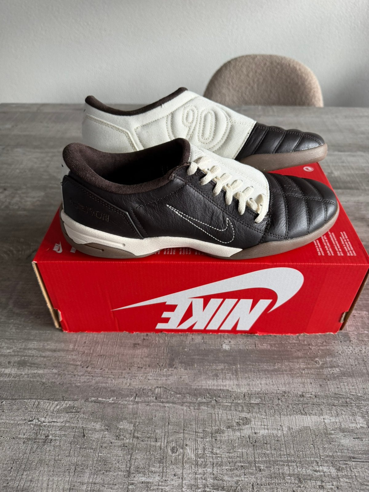 Te koop nieuw paar nike Total 90 in maat 42 (voetbal), Overige kleuren, Nieuw, Ophalen of Verzenden, Sneakers of Gympen