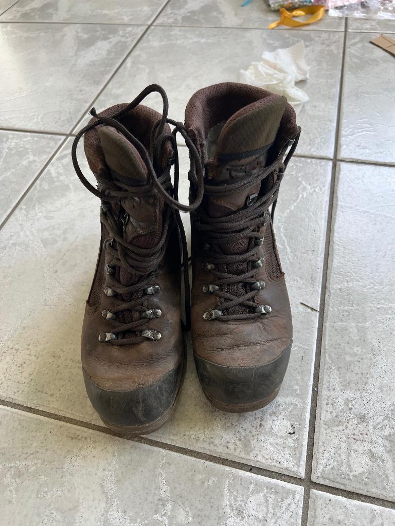 Gedragen  paar Meindl 3544-10 wandelschoenen maat 40 Br 3, Verzenden, Gebruikt, Schoenen