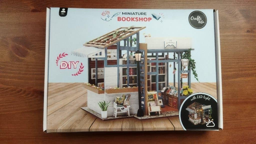 DIY miniature bookshop, Verzenden, Zo goed als nieuw, Knutselwerk