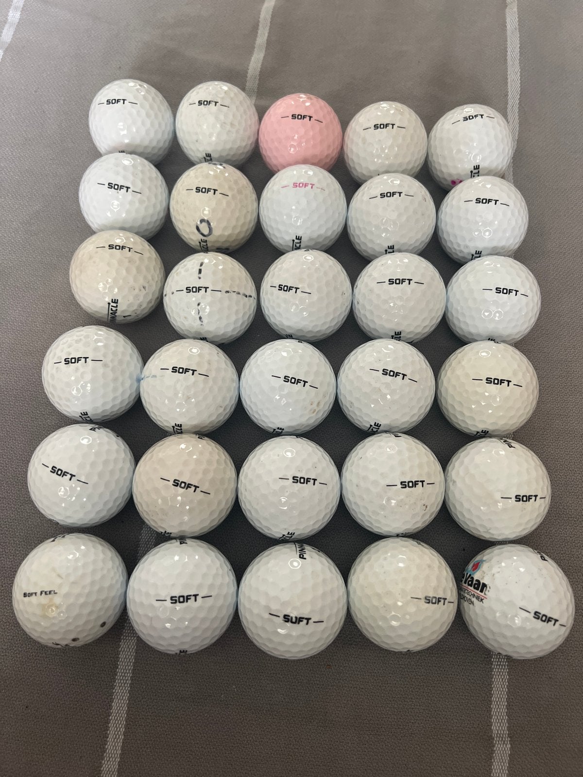 30 Pinnacle Soft golfballen - Gebruikt, Sport en Fitness, Ophalen of Verzenden, Gebruikt, Bal(len), Overige merken