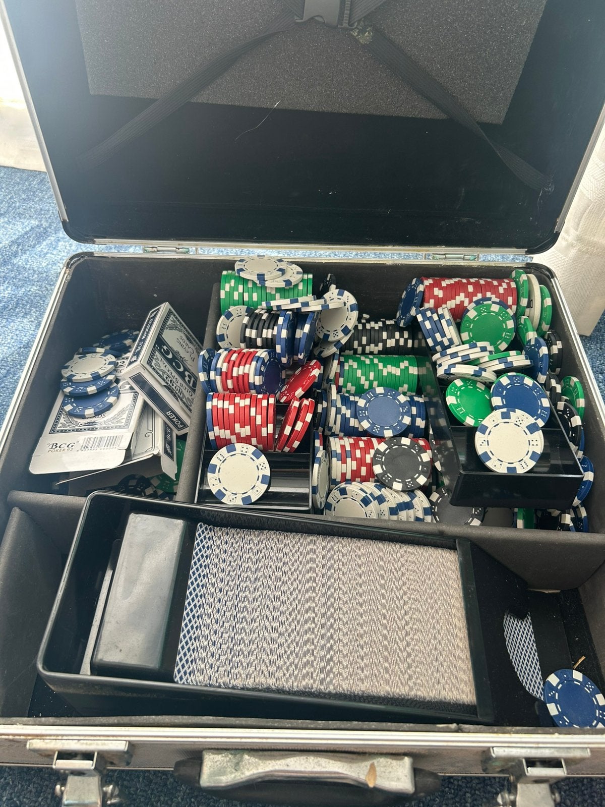 Koffer met poker onderdelen., Ophalen, Gebruikt