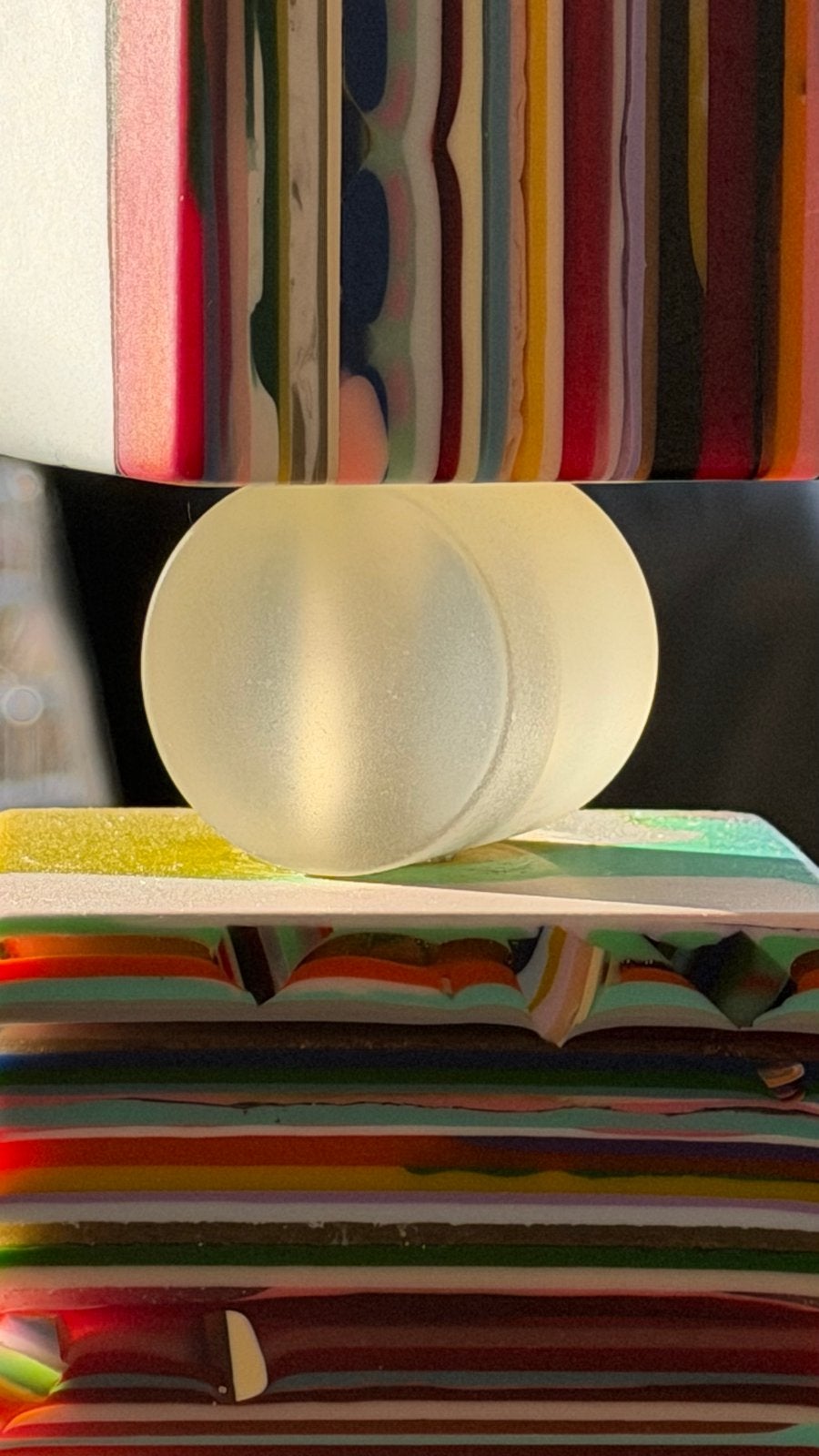 Unieke handgemaakte tafellamp van geperst plexiglas, Huis en Inrichting, Kunststof, Meerkleurig, Modern, Handgemaakt