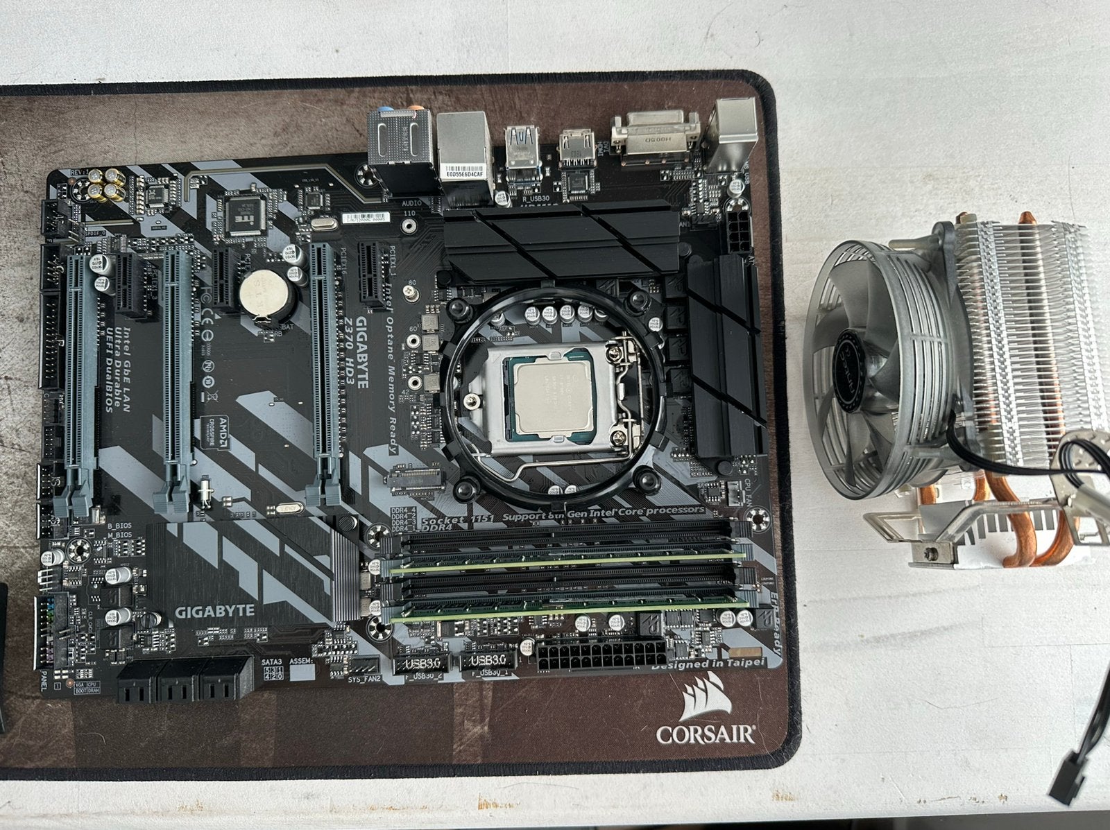 I7 8700k, gigabyte z370 HD3, 32gb 2400mhz, Ophalen of Verzenden, Gebruikt, 6-core, 3 tot 4 Ghz