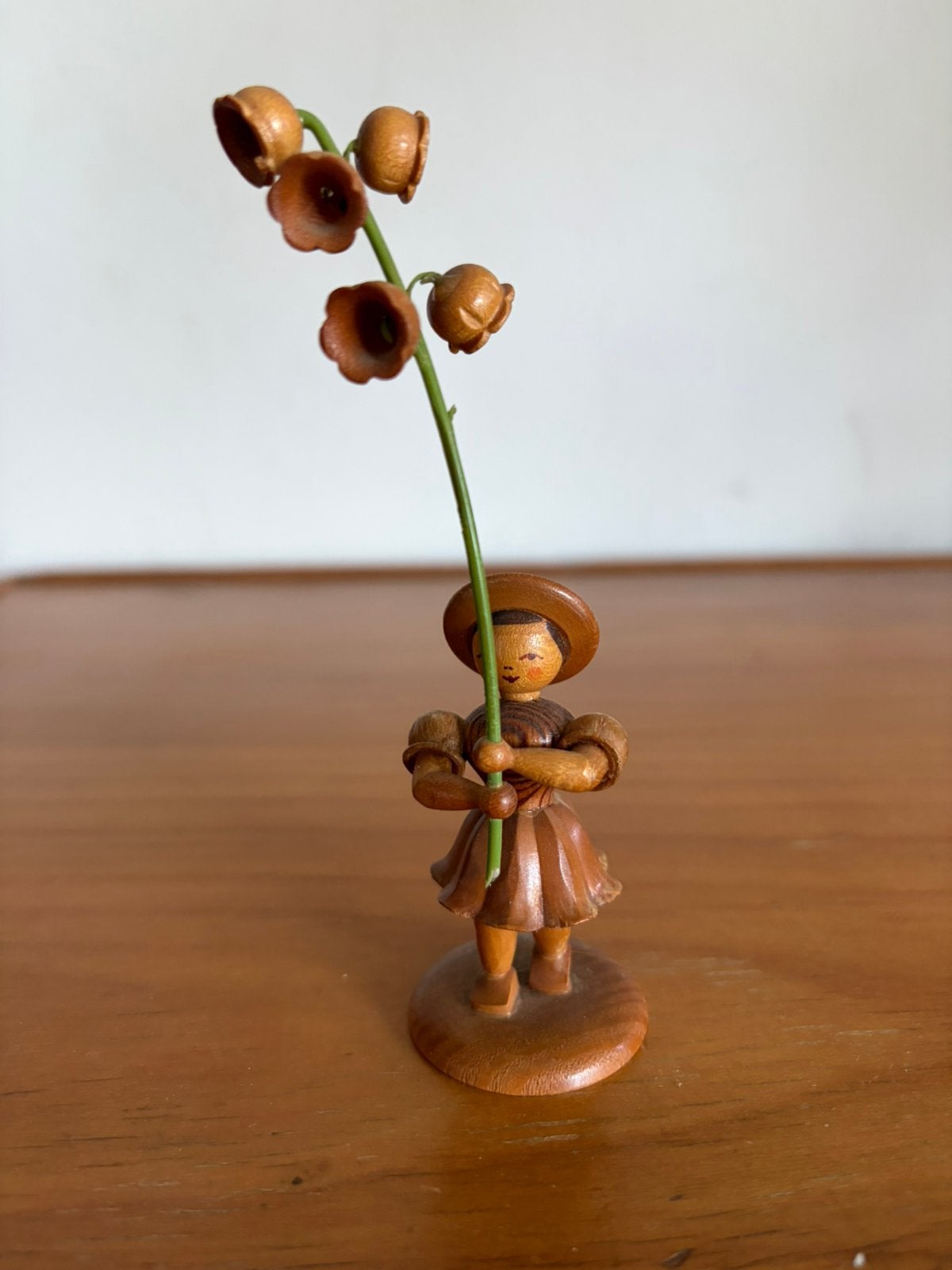 Erzgebirge blumenmädchen, Ophalen of Verzenden