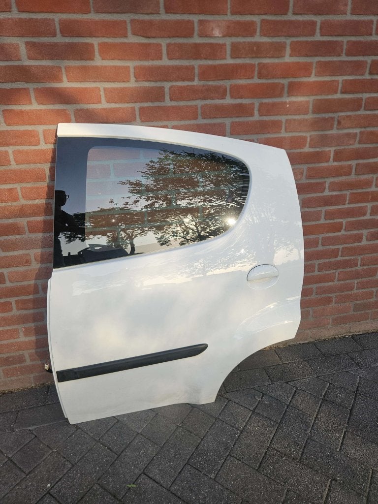ACHTERDEUR LINKS PEUGEOT 107 CITROËN C1 WIT, Auto-onderdelen, Niet ingevuld, Gebruikt, Citroën, Deur
