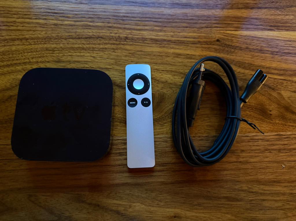 Apple TV 2e generatie met afstandsbediening en stroomkabel, Ophalen of Verzenden, Gebruikt, HDMI, Zonder harde schijf