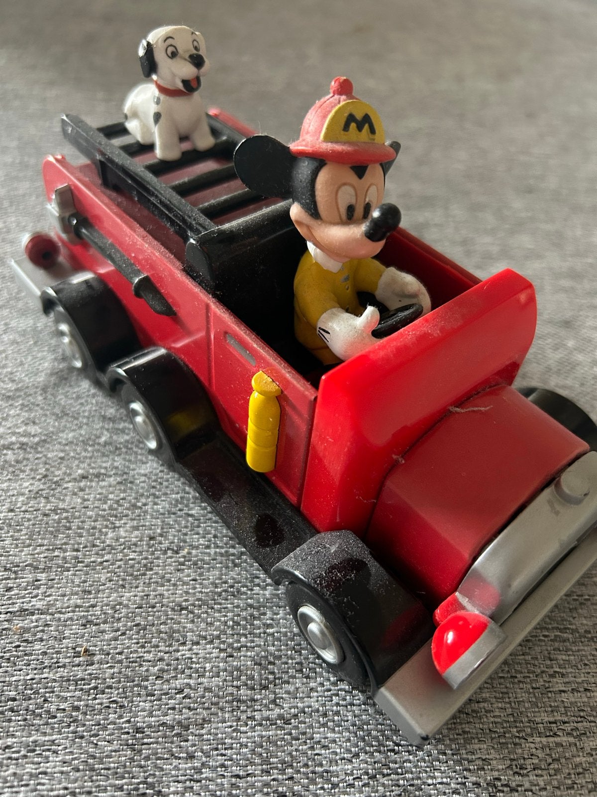 Mickey Mouse Brandweerwagen met Dalmatiër Figuur, Ophalen, Mickey Mouse, Gebruikt, Beeldje of Figuurtje