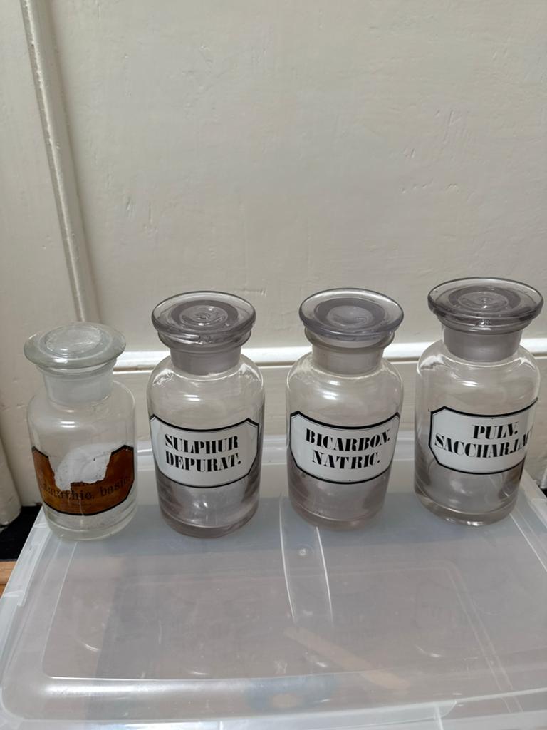 Set van 4 antieke apothekerspotten met glazen stop, Antiek en Kunst, Ophalen of Verzenden