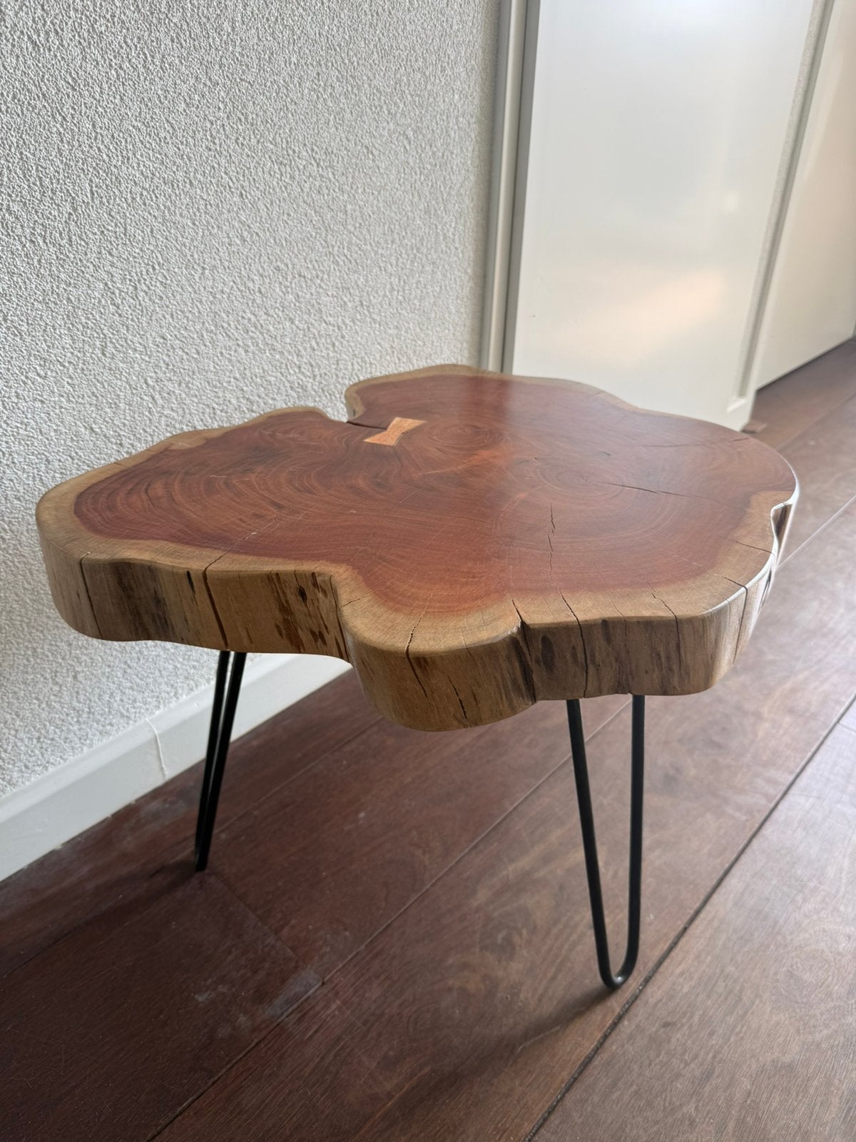 Houten bijzettafel, Huis en Inrichting, Tafels | Bijzettafels, Ophalen, Zo goed als nieuw, Minder dan 55 cm, 45 tot 60 cm