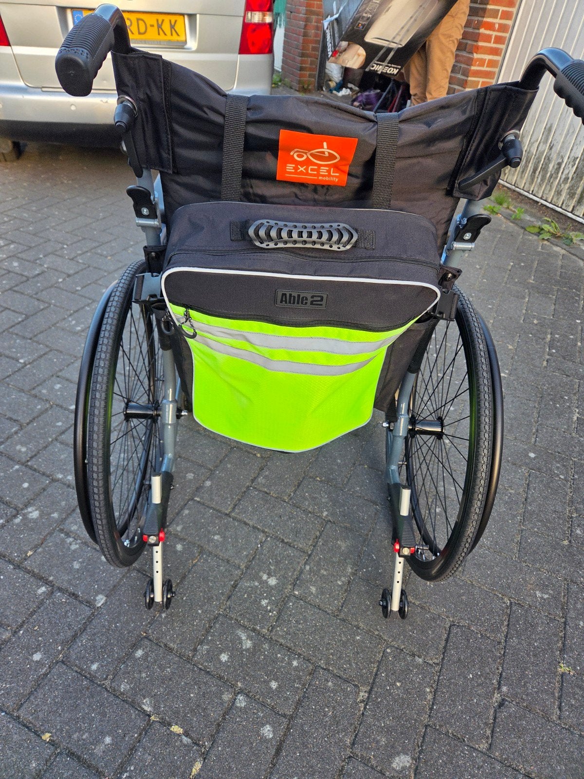 Lichtmetalen rolstoel met boodschappen tas, Ophalen, Inklapbaar, Zo goed als nieuw, Duwrolstoel