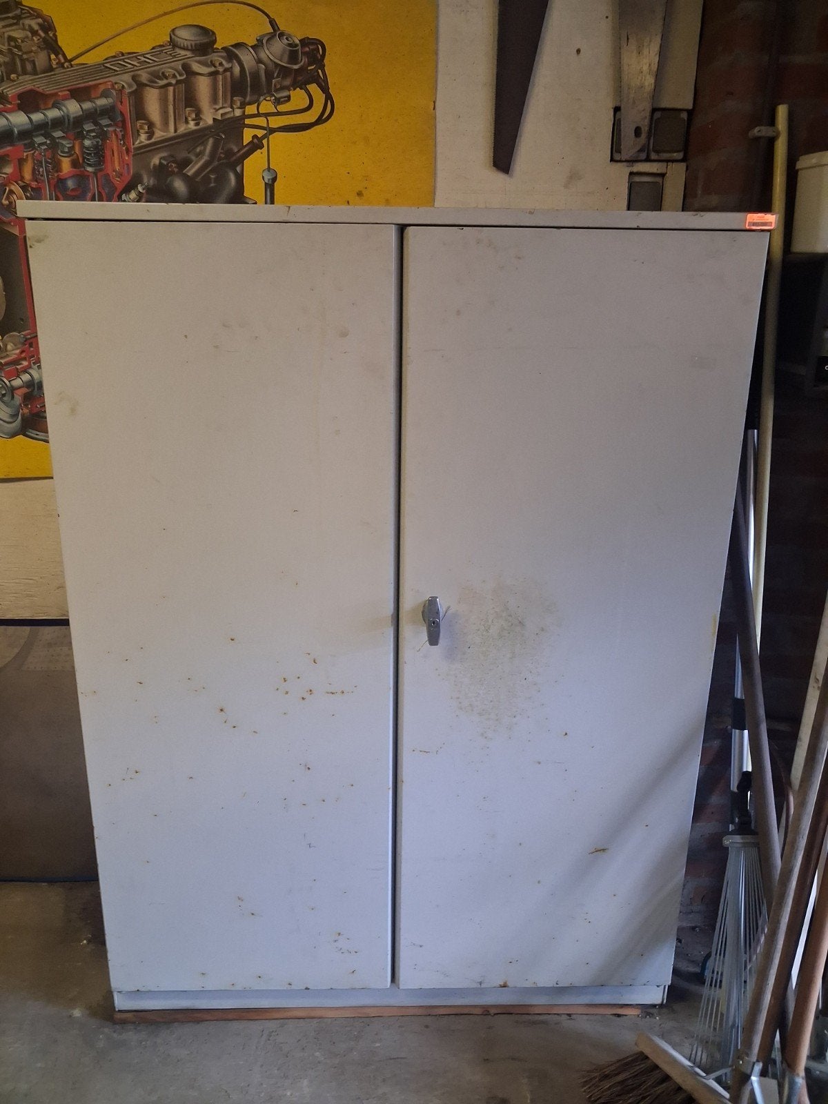 Stalen kast gebruikt in werkplaats Halfhoog, Ophalen, Gebruikt, 25 tot 50 cm, 100 tot 150 cm