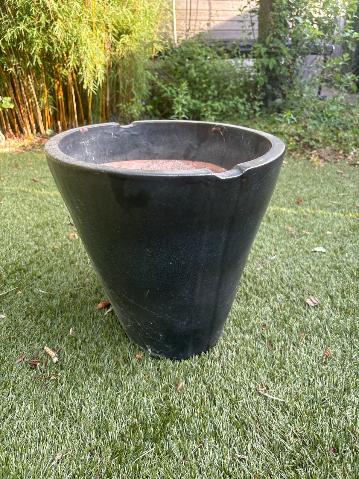 Grote donkergroene bloempot, conische vorm, Tuin en Terras, Bloempotten, Ophalen, Gebruikt, 40 cm of meer, Binnen