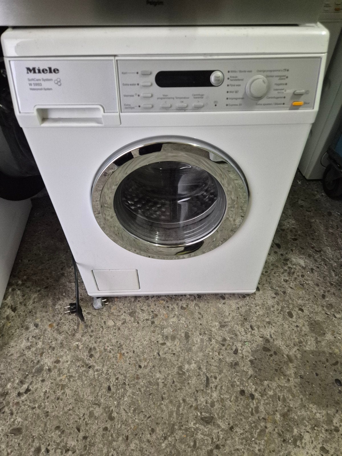 Hele nette miele wasmachine weg is weg, Verzenden, Zo goed als nieuw, 85 tot 90 cm, 1200 tot 1600 toeren
