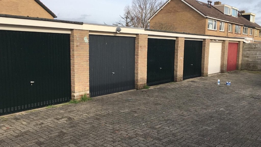 TE HUUR GARAGEBOX