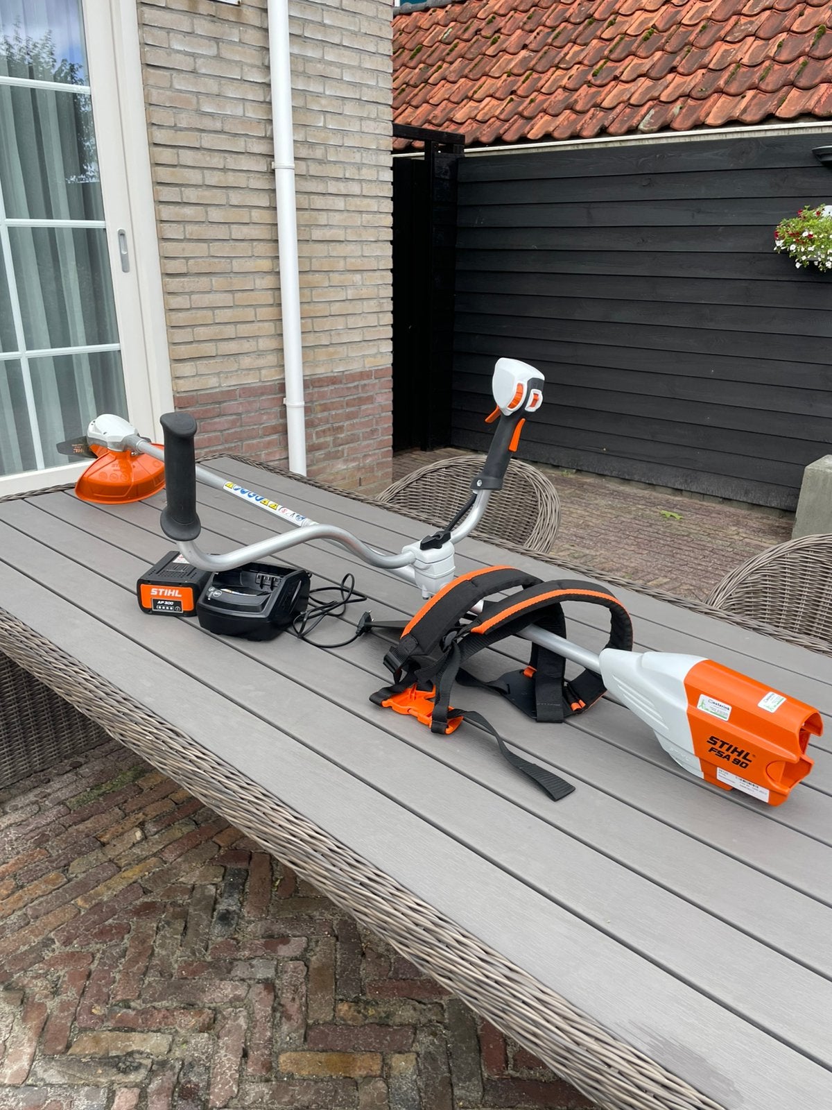Stihl accu bosmaaier, Ophalen, Zo goed als nieuw