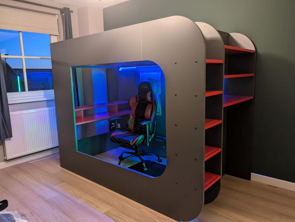 Hoogslaper met gamebureau, Huis en Inrichting, Slaapkamer | Stapelbedden en Hoogslapers, Ophalen, Hoogslaper, Zo goed als nieuw