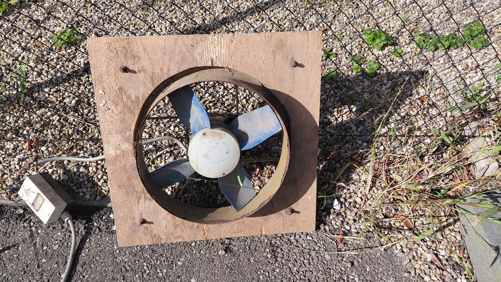Emi Stalventilator