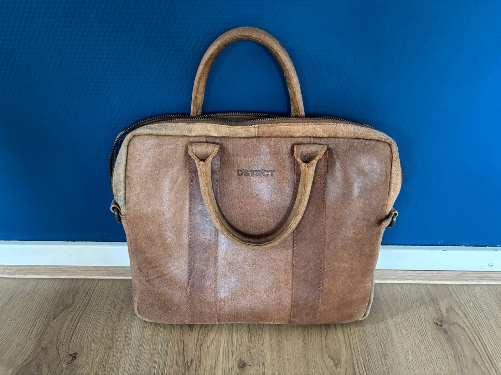 DSTRCT aktetas leder bruin cognac kleur, 40 tot 60 cm, Bruin, Minder dan 35 cm, Ophalen of Verzenden