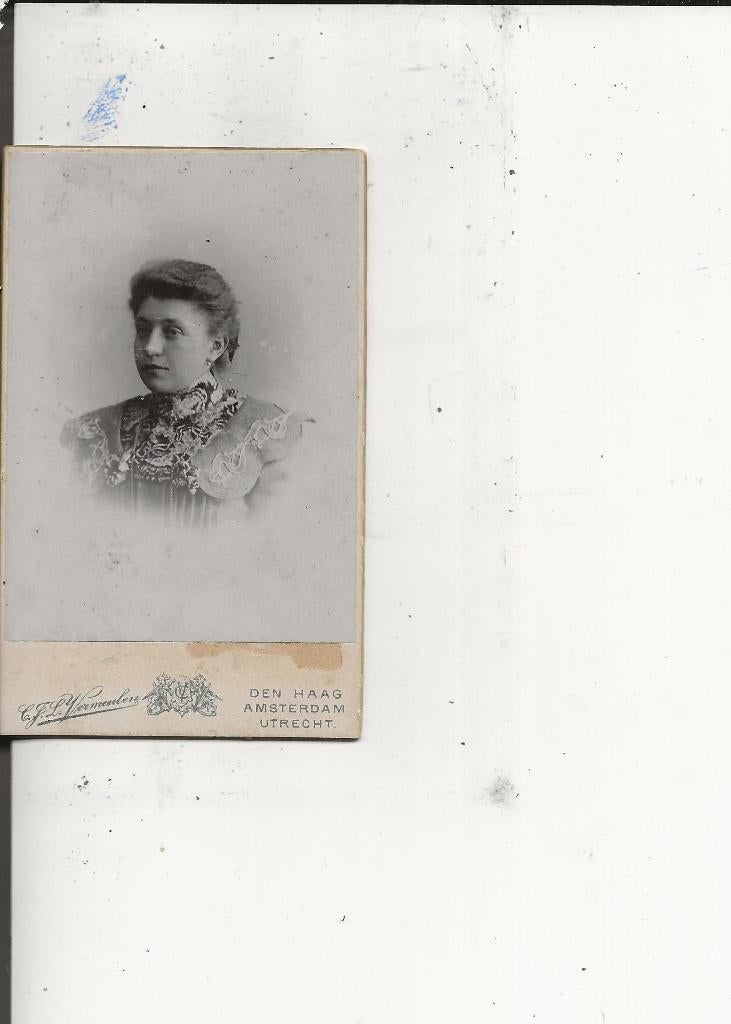 Den Haag CdV Dame met gehaakt bovenstuk jurk, Ophalen of Verzenden, Voor 1920, Ongelopen, Zuid-Holland