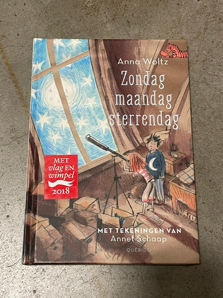 Zondag Maandag Sterrendag - Anna Woltz (2018), Ophalen of Verzenden, Zo goed als nieuw, Fictie algemeen