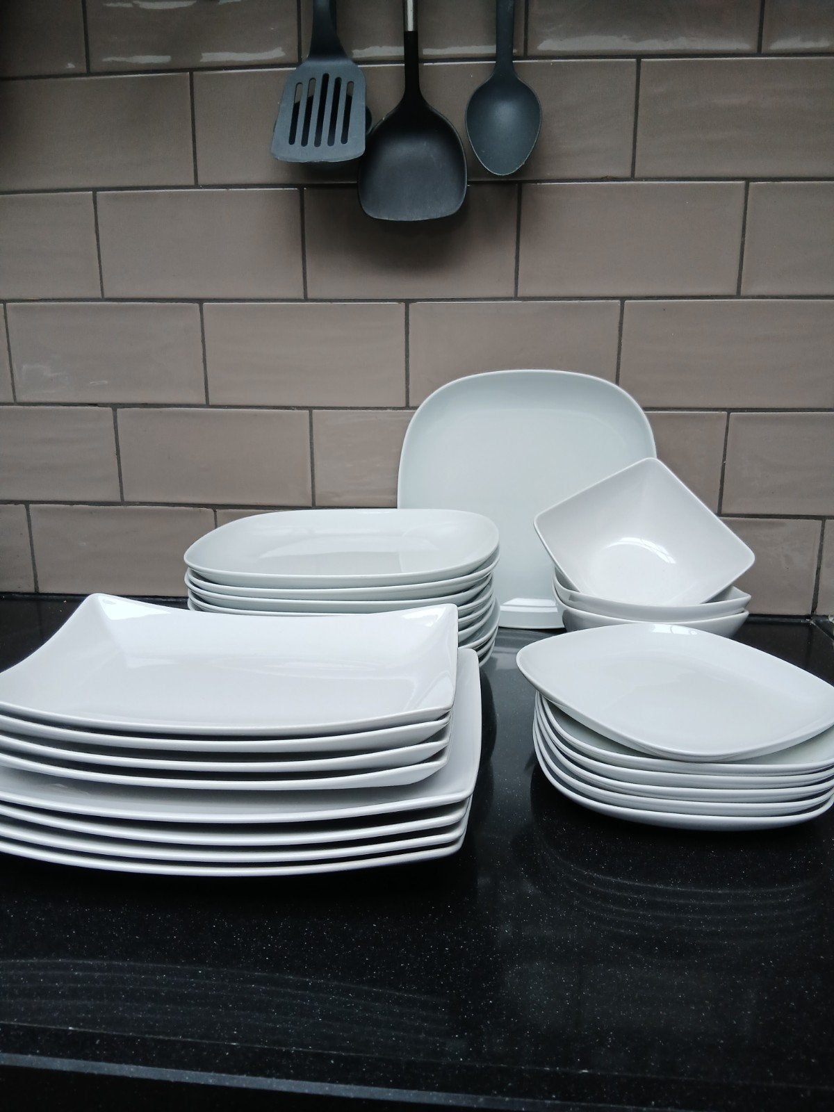 IKEA Servies - Zo goed als nieuw - 4-persoons compleet, Ophalen of Verzenden, Zo goed als nieuw, IKEA, Compleet servies