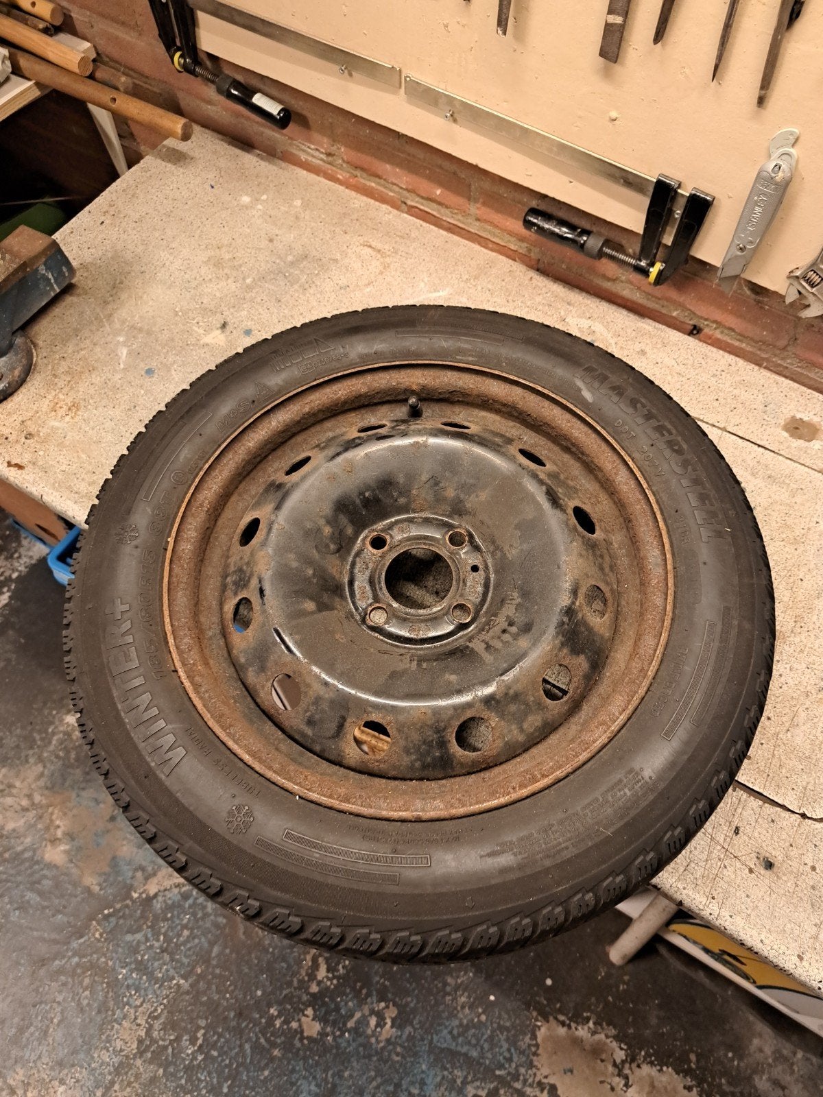 Winterbanden met velgen 4x100 Renault Clio 185/60R15, Auto-onderdelen, Ophalen, Gebruikt, Renault