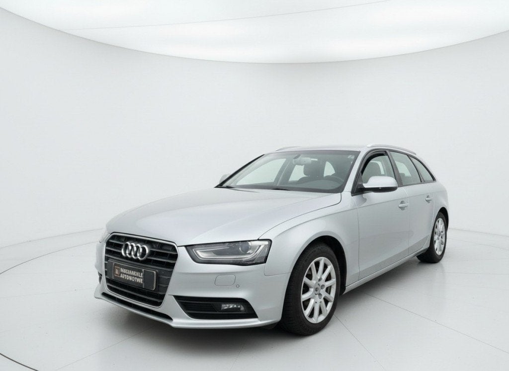 Audi A4 2.0 TDI, AUT, Cruise, Xenon, Trekhaak, Auto's, Audi, Euro 5, Gebruikt, Navigatiesysteem, A4