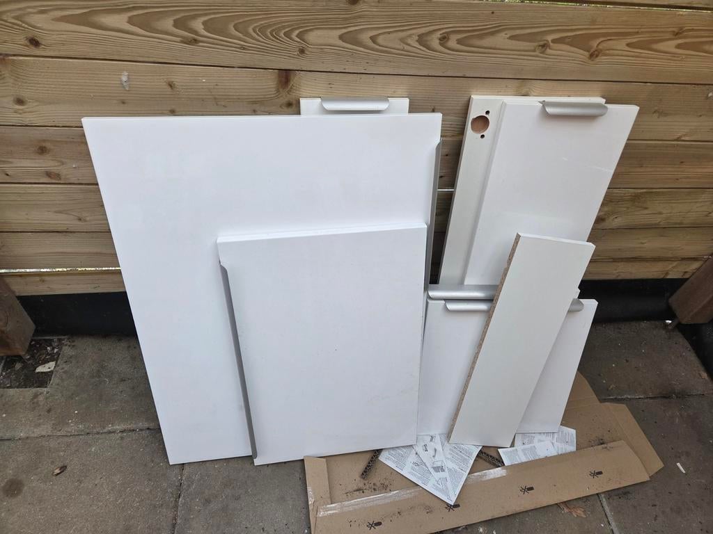 Witte kastdeuren en lades (IKEA), Ophalen, Gebruikt
