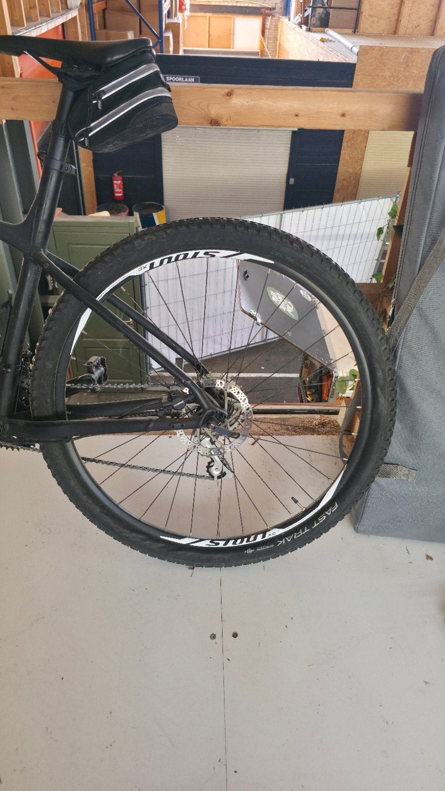 Achterwiel + band mountainbike 29", Ophalen of Verzenden, Zo goed als nieuw, Schijfrem, Overige merken