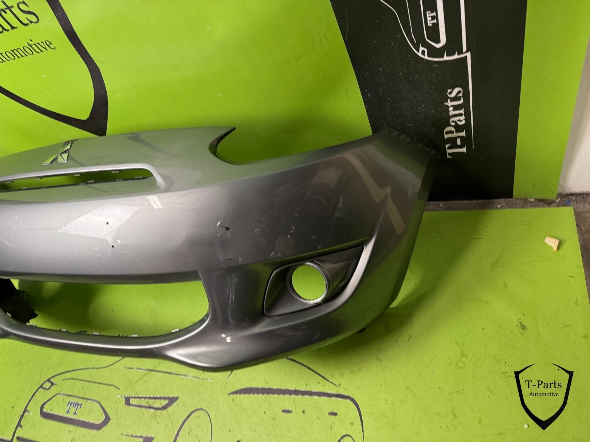 mitsubishi space star voorbumper bumper 13+, Info@mitsubishi-motors.com, Nieuw, Mitsubishi Motors Corporation, Ophalen of Verzenden