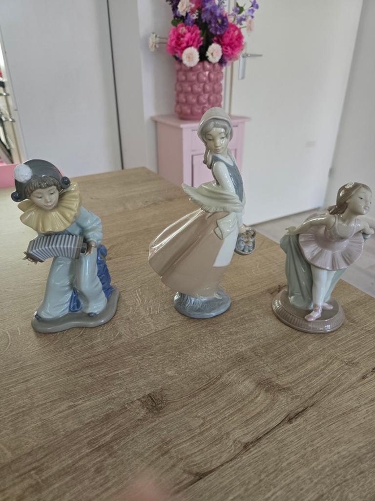 Set van 3 Nao by Lladró porseleinen beeldjes, Ophalen of Verzenden, Zo goed als nieuw