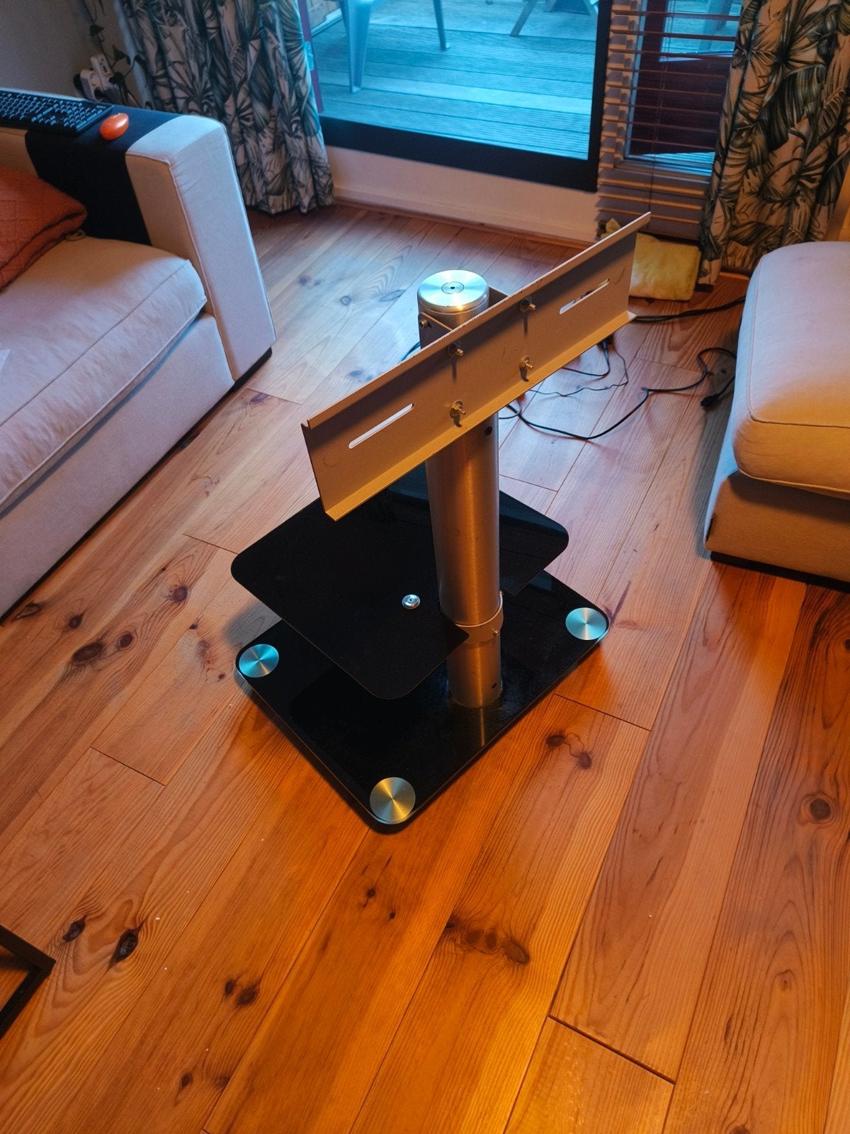 Spectral verrijdbare TV standaard, Ophalen, Zo goed als nieuw