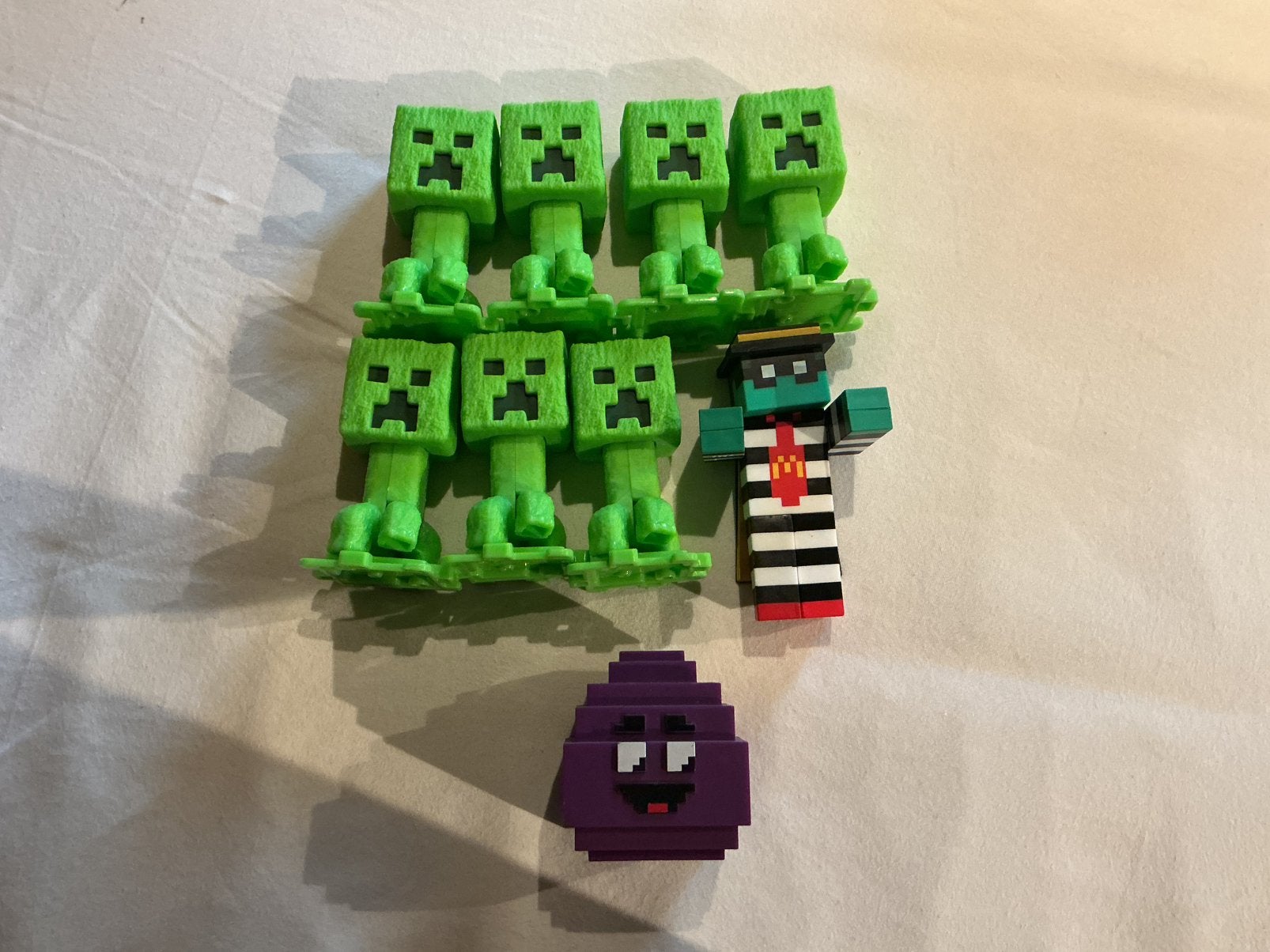 Minecraft movies mcdonalds speeltjes, Ophalen, Zo goed als nieuw