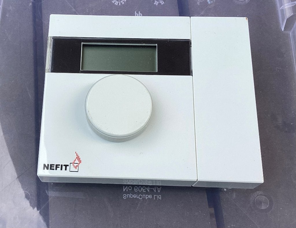 Nefit 100 thermostaat, Doe-het-zelf en Verbouw, Thermostaten, Ophalen of Verzenden, Zo goed als nieuw