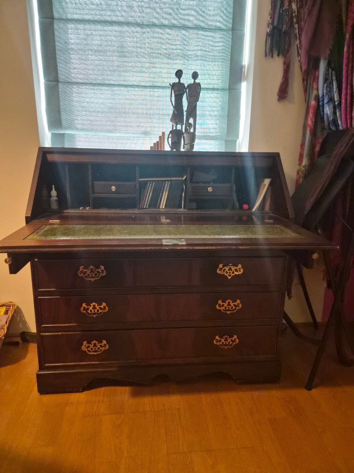 notenhouten secretaire (klepbureau ), Huis en Inrichting, Kasten | Secretaires, Ophalen, Gebruikt