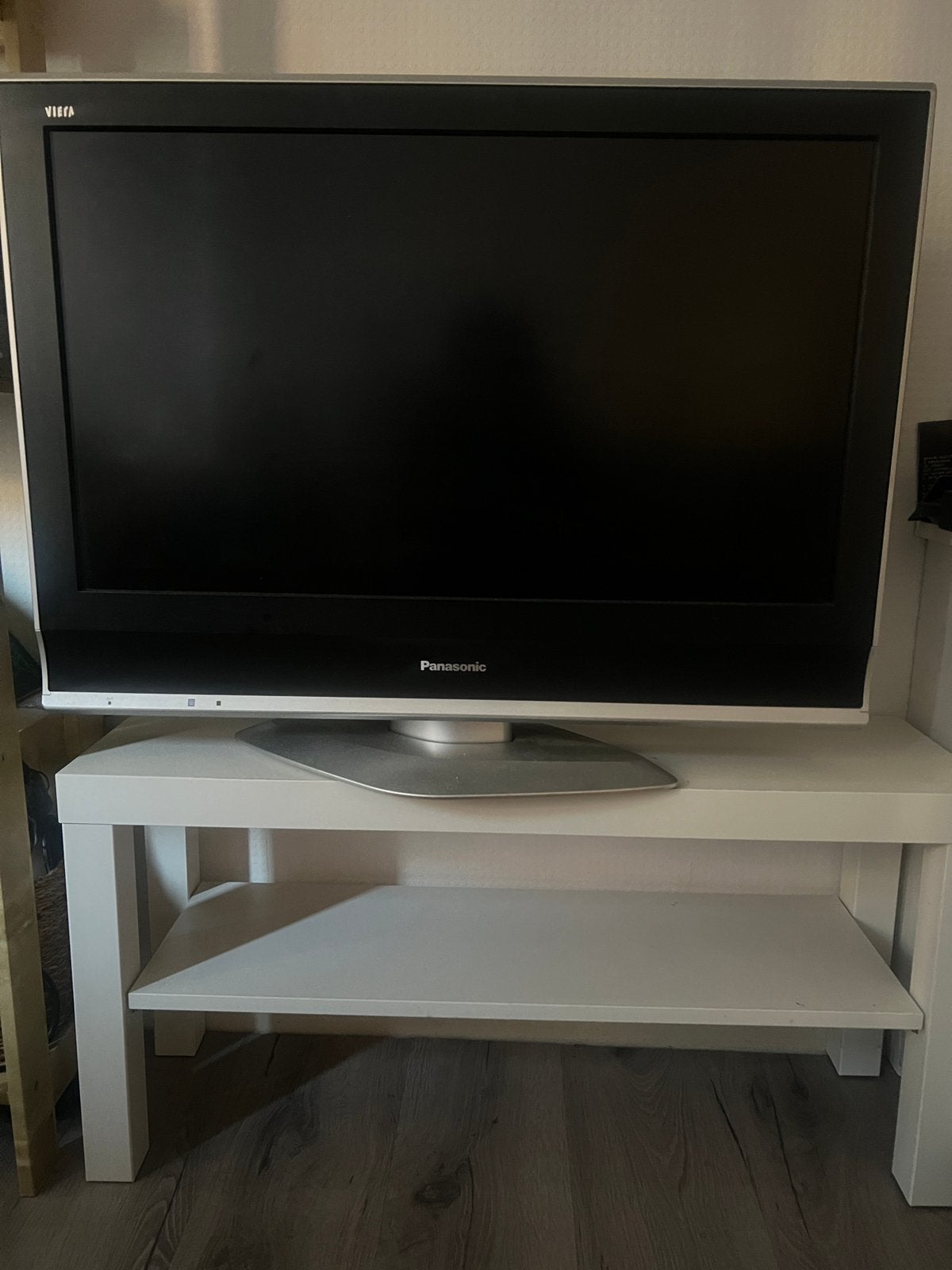 Panasonic TV + White TV Bench (Set) - Perfect condition!, Audio, Tv en Foto, Televisies, Panasonic, 50 Hz, Refurbished, Ophalen of Verzenden