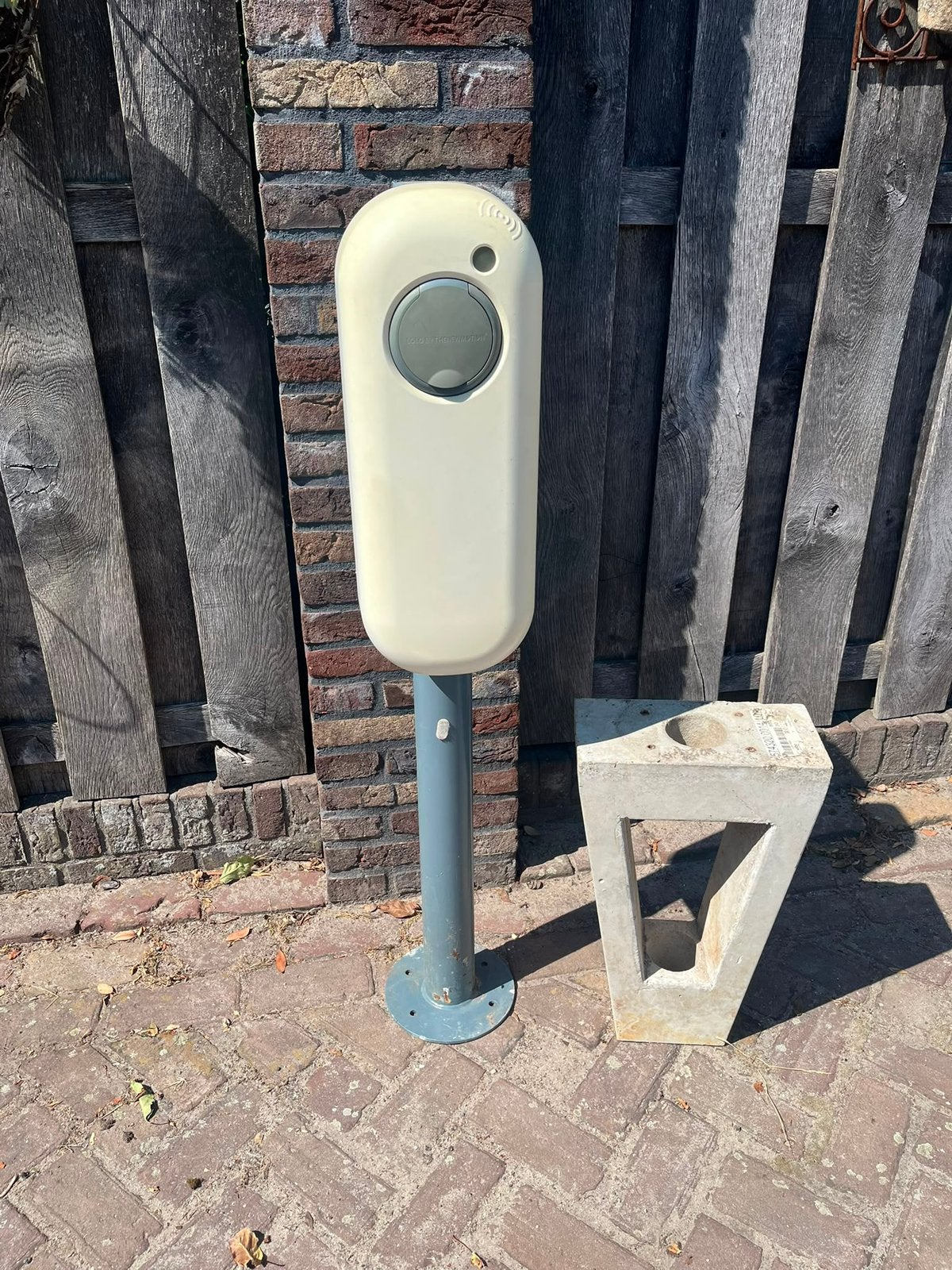 The New Motion Lolo Smart Laadpaal voor Elektrische Auto, Ophalen, Gebruikt, Laadpaal