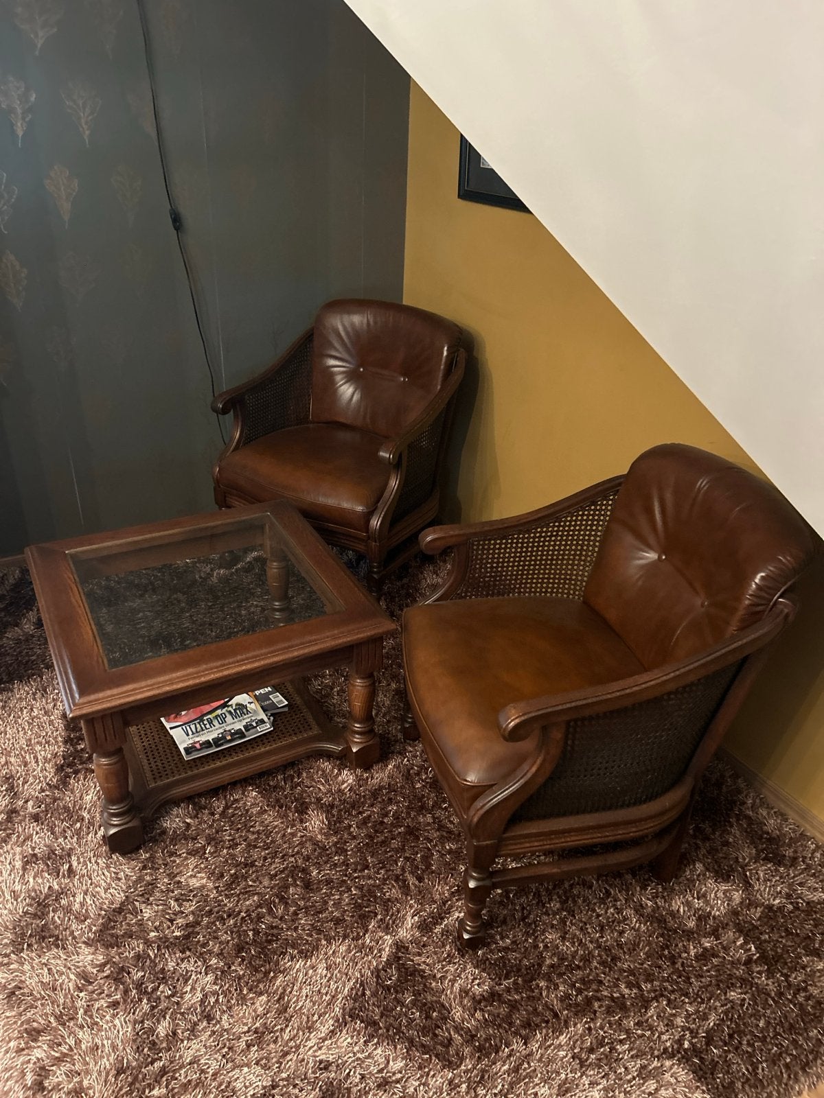 Leren fauteuils met salontafel, Ophalen