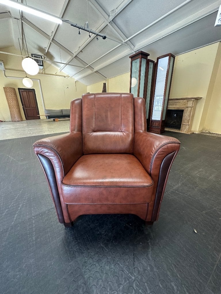 Fauteuil van 3-B rundleder showroommodel., Ophalen, Klassiek, 75 tot 100 cm, Zo goed als nieuw